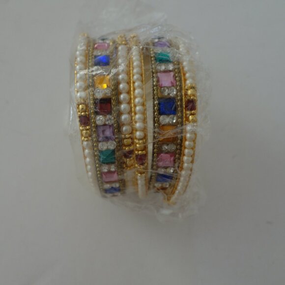 Beautiful Colorful Bangle set of 4 Bangles and 2 Broader Bangles Diameter 2.25" - Picture 6 of 14